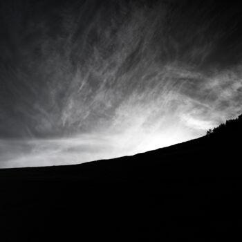 Photographie intitulée "shadow and sky" par David Page, Œuvre d'art originale, Photographie numérique