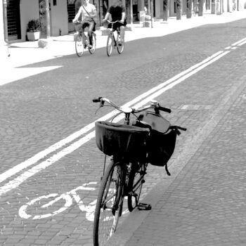 Photography titled "Bicycle lane" by Davide Novello, Original Artwork, Digital Photography