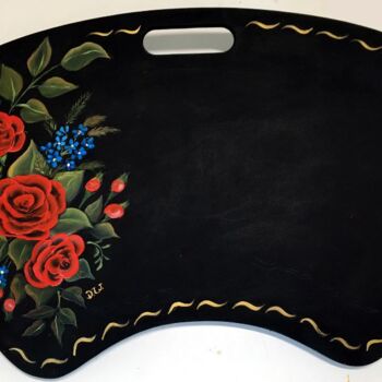 Artigianato intitolato "LAP TRAY w/ cushion…" da Dawna Taylor Jones Jones, Opera d'arte originale