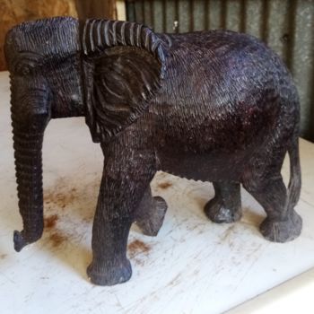 Sculptuur getiteld "Ebony Elephant rough" door Obed Omwange, Origineel Kunstwerk, Hout