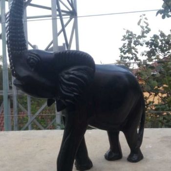 Sculpture intitulée "Ebony Elephant trun…" par Obed Omwange, Œuvre d'art originale, Bois