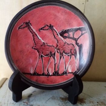 Скульптура под названием "Soapstone dish" - Obed Omwange, Подлинное произведение искусства, гравюра