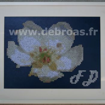 Artisanat intitulée "Fleur de poirier" par Atelier Broderie Debroas, Œuvre d'art originale