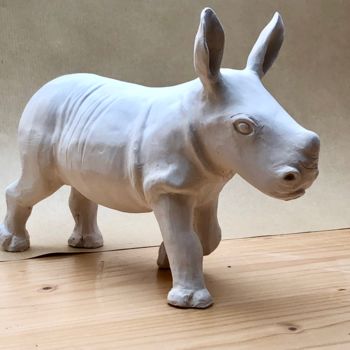 Scultura intitolato "bébé rhino terre cu…" da Denis Thebaudeau, Opera d'arte originale, Terracotta