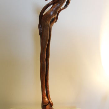 Skulptur mit dem Titel "Corps aux jambes él…" von Stéphane Desmaris, Original-Kunstwerk, Holz
