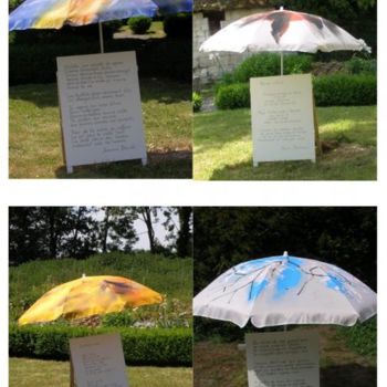 「Poèmes-parasols」というタイトルのインストール Copyright Maria Desmée, Droits Protégés によって, オリジナルのアートワーク