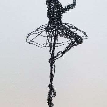Sculpture intitulée "Sculpture danseuse…" par Diana Delaplace, Œuvre d'art originale, Fil de fer