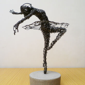 Sculpture intitulée "SCULPTURE BALLERINE…" par Diana Delaplace, Œuvre d'art originale, Fil de fer