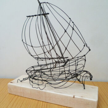 「Sculpture bateau en…」というタイトルの彫刻 Diana Delaplaceによって, オリジナルのアートワーク, ワイヤー