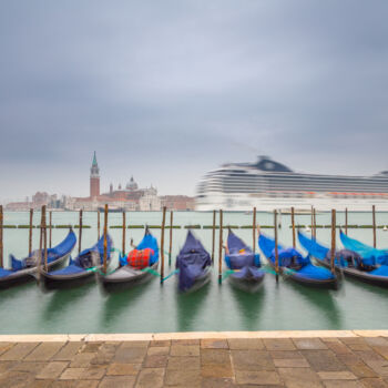 Фотография под названием "The Big Boat - Veni…" - Didier Steyaert, Подлинное произведение искусства, Цифровая фотография Уст…