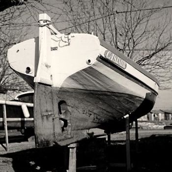 Photographie intitulée ""Chaloupe sur cales…" par Didier Jouvin, Œuvre d'art originale, Photographie argentique