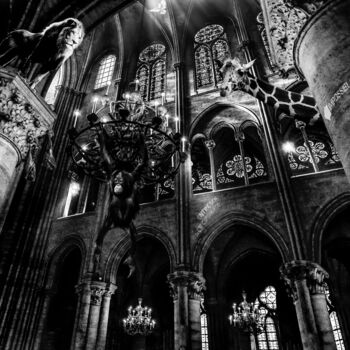 Photographie intitulée "Party in Notre Dame" par Diego Stamato, Œuvre d'art originale, Photographie manipulée