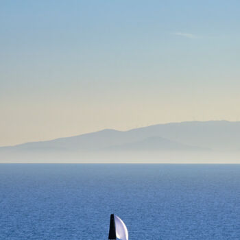 Fotografie getiteld "Sailing at the blue" door Dimitrios Paterakis, Origineel Kunstwerk, Digitale fotografie