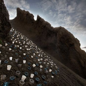 Fotografía titulada "Plastic Army: Occup…" por Dirk Krull, Obra de arte original, Fotografía digital