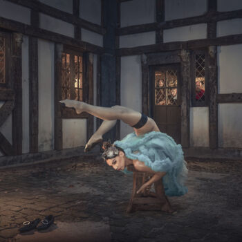 Fotografia intitolato "The Acrobat" da Dmitry Ersler, Opera d'arte originale, Fotografia digitale