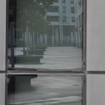 Photographie intitulée "Miroir sur façade d…" par Dominique Goujard, Œuvre d'art originale, Photographie numérique