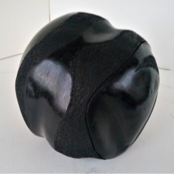 Sculptuur getiteld "Reflets noirs polis" door Dominique Jolivet, Origineel Kunstwerk, Keramiek