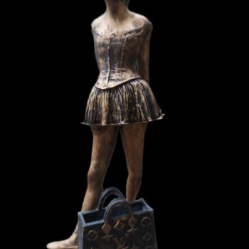 Скульптура под названием "DEGAS au sac vuitton" - Dominique Kleiner, Подлинное произведение искусства, Смола