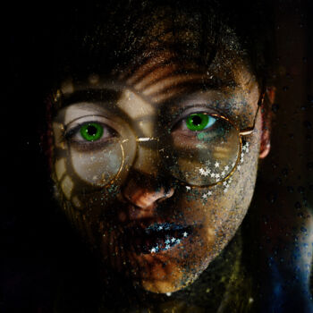 Arts numériques intitulée "la fille aux lunett…" par Dominique Taïbouni, Œuvre d'art originale, Photo montage