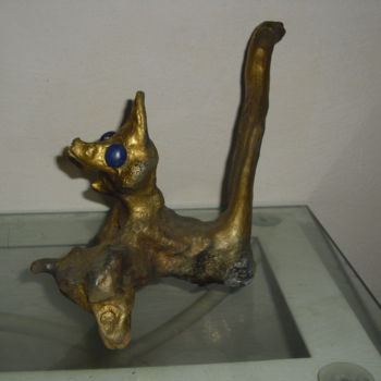 Sculpture intitulée "chat surpris" par Dominique Bertrand, Œuvre d'art originale, Bois