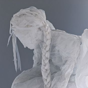 Sculpture titled "Ange blanc assis" by Madorssane, Original Artwork, Plastic