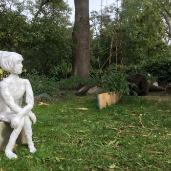 Escultura intitulada "Au détour du jardin…" por Madorssane, Obras de arte originais, Plástico