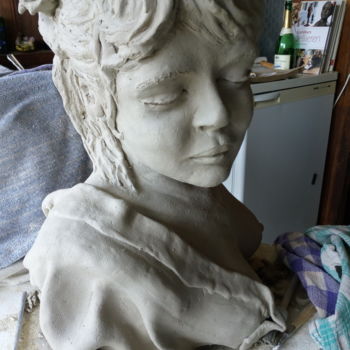 Sculpture titled "Büste Mädchen "Mela…" by E Mm, Original Artwork, Ceramics