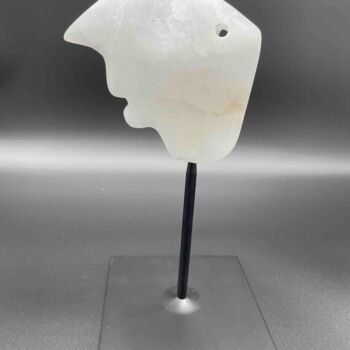 Скульптура под названием "Poisson d'albâtre" - Edith Bk, Подлинное произведение искусства, Камень