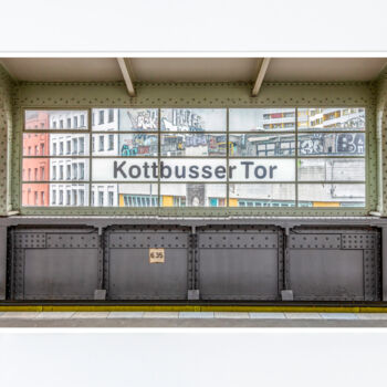 Photographie intitulée "Kotbusser tor" par Edoardo Oliva, Œuvre d'art originale, Photographie numérique
