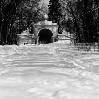 Φωτογραφία με τίτλο "Screaming arch" από Ekaterina Kastalskaya, Αυθεντικά έργα τέχνης, Φωτογραφική ταινία
