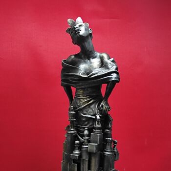 Sculptuur getiteld ""The Queen's Gambit…" door Elena Kraft, Origineel Kunstwerk, Klei