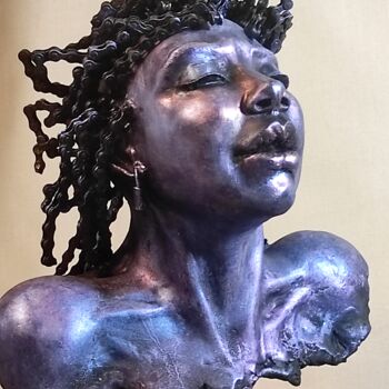 「"Naomi"」というタイトルの彫刻 Elena Kraftによって, オリジナルのアートワーク, 粘土