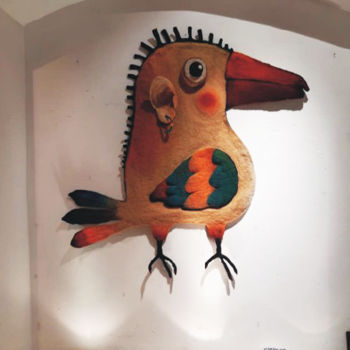 Textile Art με τίτλο "Perky Bird" από Elena Tzirulnik, Αυθεντικά έργα τέχνης, Νήμα Τοποθετήθηκε στο Μέταλλο