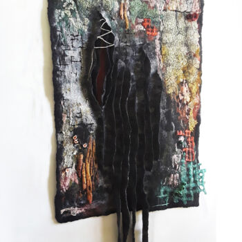 Textile Art titled "Crisis moment" by Elena Tzirulnik, Original Artwork, Tapestry Mounted on Metal
