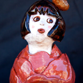 Sculpture intitulée "Miss Maria" par Elena Uljancic, Œuvre d'art originale, Céramique