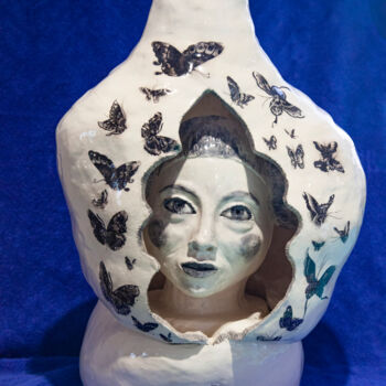 Skulptur mit dem Titel "Tango butterfly" von Elena Uljancic, Original-Kunstwerk, Keramik
