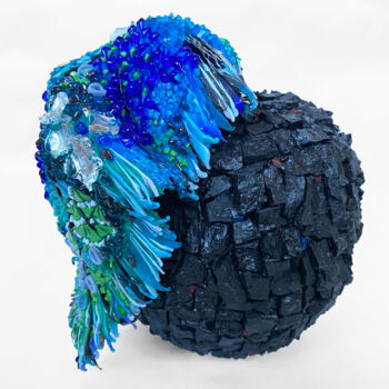 Скульптура под названием "Apple. Coal And Sil…" - Elena Kirillova, Подлинное произведение искусства, Мозаика