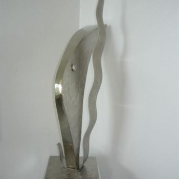 Sculpture intitulée "LOOKING AT YOU" par Luis Matos Sanchez, Œuvre d'art originale, Métaux