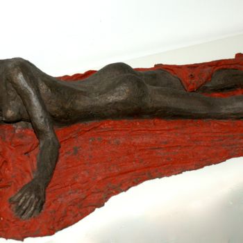 Skulptur mit dem Titel "Drapé rouge" von Elisabeth Aloccio, Original-Kunstwerk