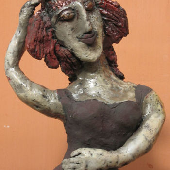 Escultura intitulada "danseuse a la couro…" por Elisabeth Brainos, Obras de arte originais