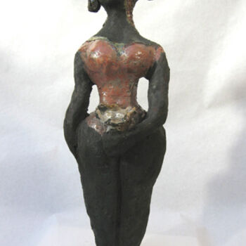 Scultura intitolato "femme noire a l'ois…" da Elisabeth Brainos, Opera d'arte originale, Terracotta