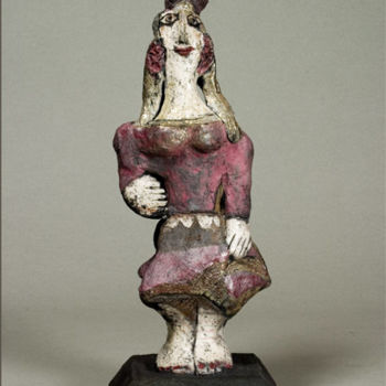 Sculpture titled "idole a la robe rose" by Elisabeth Brainos, Original Artwork, Terra cotta