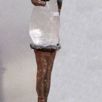 Sculpture intitulée "Femme oiseau à la m…" par Elisabeth Brainos, Œuvre d'art originale, Bronze