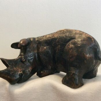 Skulptur mit dem Titel "« Petit Rhino »" von Elisabeth Faucheur, Original-Kunstwerk, Bronze