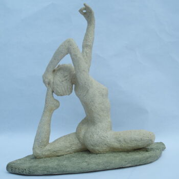 Sculpture titled "Zénitude" by Elisabeth Fillet, Original Artwork, Clay