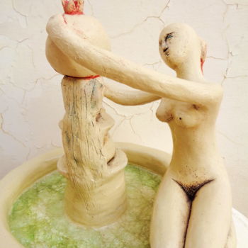 Sculpture intitulée "GIRL NEAR THE FOUNT…" par Elisaveta Sivas, Œuvre d'art originale, Argile
