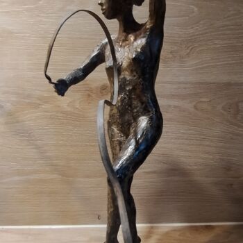 Sculpture titled "Ruban" by Elizabeth Nagypataky, Original Artwork, Bronze