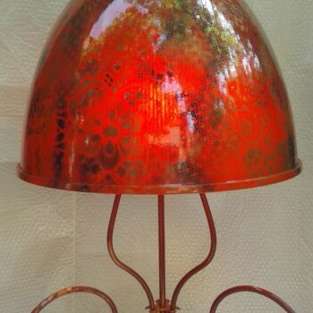 Design titled "mio calamaro rosso" by Ellaoachat, Original Artwork, Luminaire