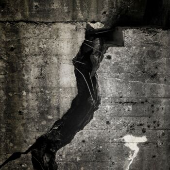 Фотография под названием "Crack" - Elsa Lunghini, Подлинное произведение искусства, Цифровая фотография Установлен на Алюмин…
