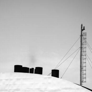 Фотография под названием "Black smoke" - Elsa Lunghini, Подлинное произведение искусства, Цифровая фотография Установлен на…